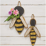 Distressed Lath Hanging Bee
